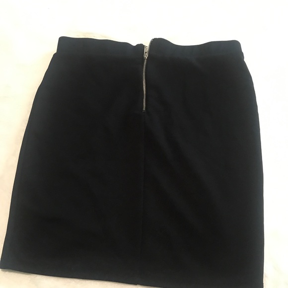 Mini skirt - Picture 1 of 2